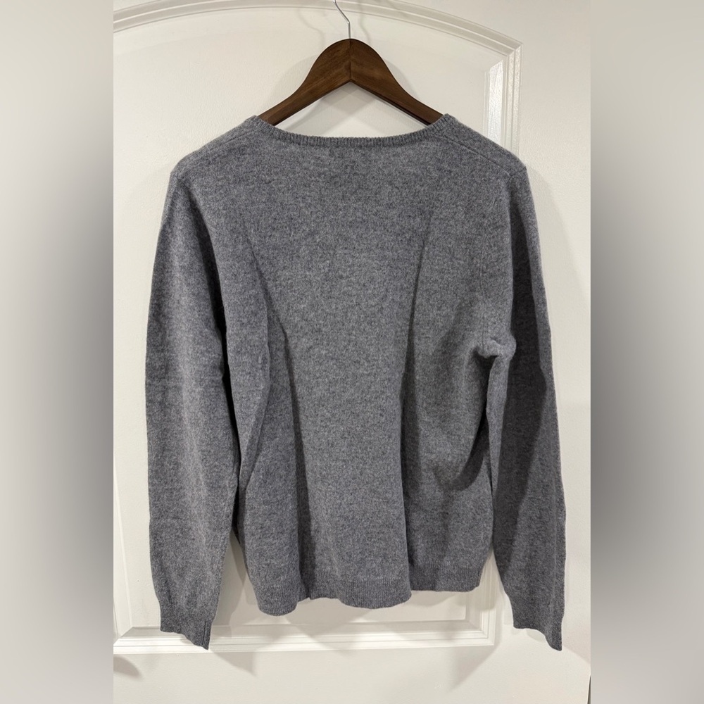 Bloomingdale’s 100% Cashmere Gray V-Neck Lace Trim Sweater Xl Nwt — image 5 of 8